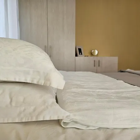 Bright Studio, Free Parking, Ltd Avail